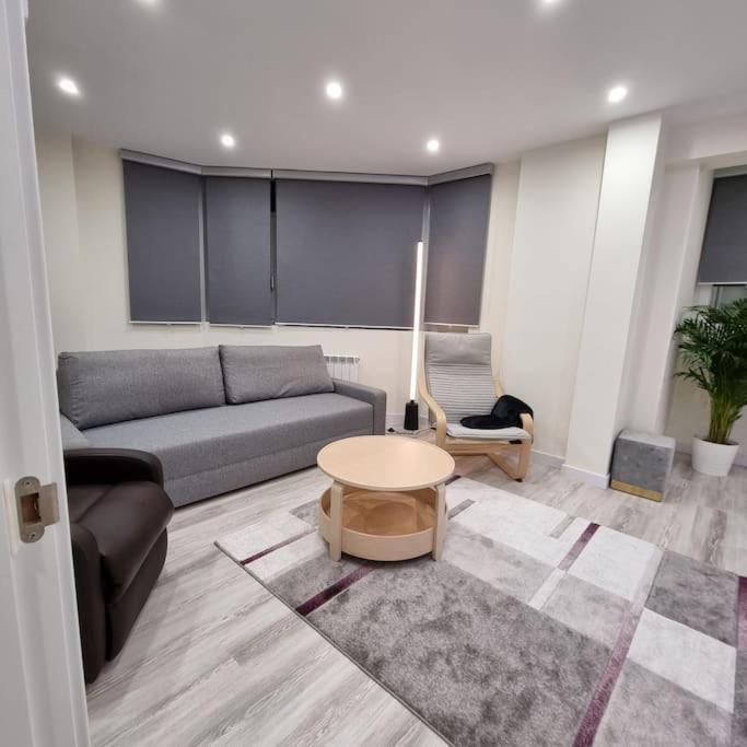 オビエドSoho Boutique Tioda, Totalmente Reformado Junto A Las Estaciones, Wifiアパートメント エクステリア 写真