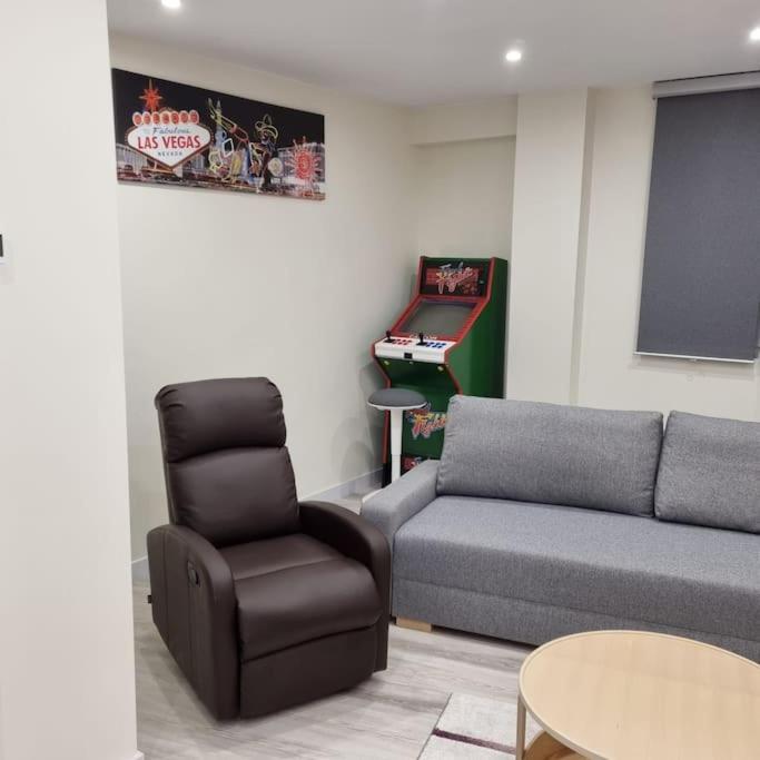 オビエドSoho Boutique Tioda, Totalmente Reformado Junto A Las Estaciones, Wifiアパートメント エクステリア 写真